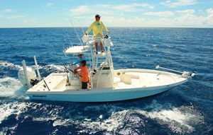 Bay-Boat / Außenbord / Mittelkonsole / Flybridge / Sportfischer