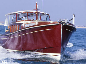 Express Cruiser / Innenborder / Diesel / klassisch