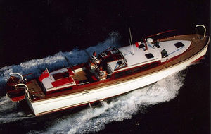 Express Cruiser / Innenborder / Diesel / klassisch