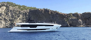 Fahrten-Superyacht / Flybridge / GFK / Verdränger Rumpf