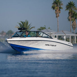 Innenborder-Runabout / Doppelkonsole / Bowrider / Wakeboard