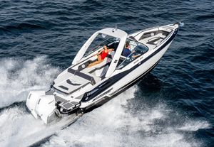 Außenbord-Runabout / zweimotorig / Doppelkonsole / Bowrider