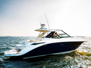 Express Cruiser / Innenborder / Open / Sonnendeck / T-Top