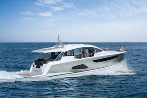 Fahrten-Motoryacht / Hard-top / 3 Kabinen