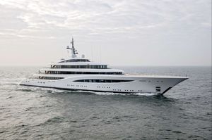 Fahrten-Megayacht / mit Ruderhaus / mit Helikopterdeck