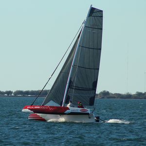 Trimaran / Regatta / mit offenem Heck / Carbon