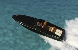 Express Cruiser / Innenborder / Offshore / 1 Kabine / Sonnendeck
