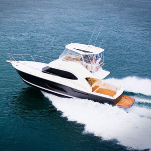 Express Cruiser / IPS POD / zweimotorig / Flybridge / Open