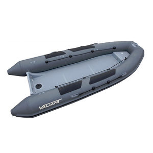 Außenbord-Schlauchboot / Festrumpf / Mittelkonsole / max. 8 Personen
