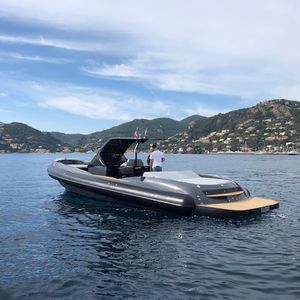 Innenborder-Schlauchboot / Festrumpf / Mittelkonsole / Hard-top