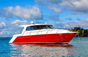 Express Cruiser / Innenborder / Hard-top / mit geschlossenem Cockpit / Fahrten