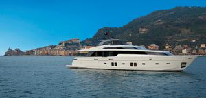 Sport-Superyacht / Flybridge / Gleiter / 5 Kabinen