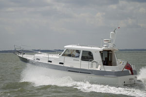 Express Cruiser / Innenborder / Diesel / Kanal / klassisch