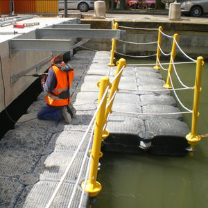 schwimmender Ponton / Arbeit / für Yachthäfen