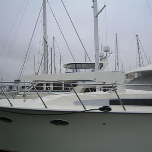 Davit für Yachten / hydraulisch / schwenkbar / teleskopisch