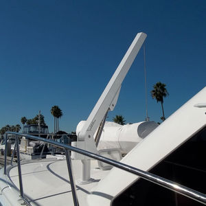 Davit für Yachten / hydraulisch / schwenkbar / teleskopisch