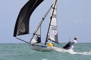 zweihändige Jolle / Regatta / Asymmetrischer Spinnaker / Einfach Trapez
