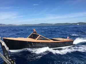 Innenborder-Runabout / Doppelkonsole / Carbon / klassisch