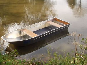 Offenes Boot / Außenbord / Aluminium / max. 4 Personen