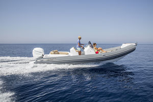 Außenbord-Schlauchboot / Festrumpf / Mittelkonsole / Sonnendeck