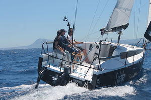 Einrümpfer / für sportliches Fahrtensegeln / Cruiser-Racer / mit offenem Heck