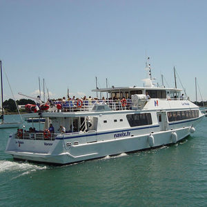 Passagierfähre für Touristenausflug / Einrümpfer