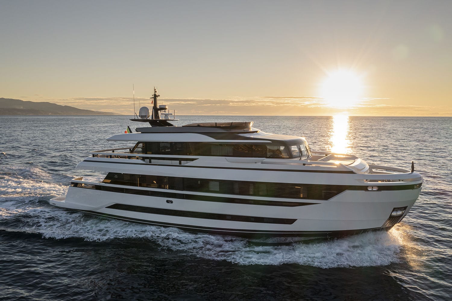 Motoryacht F r Kreuzfahrten EXTRA X96 Triplex Extra Yachts 