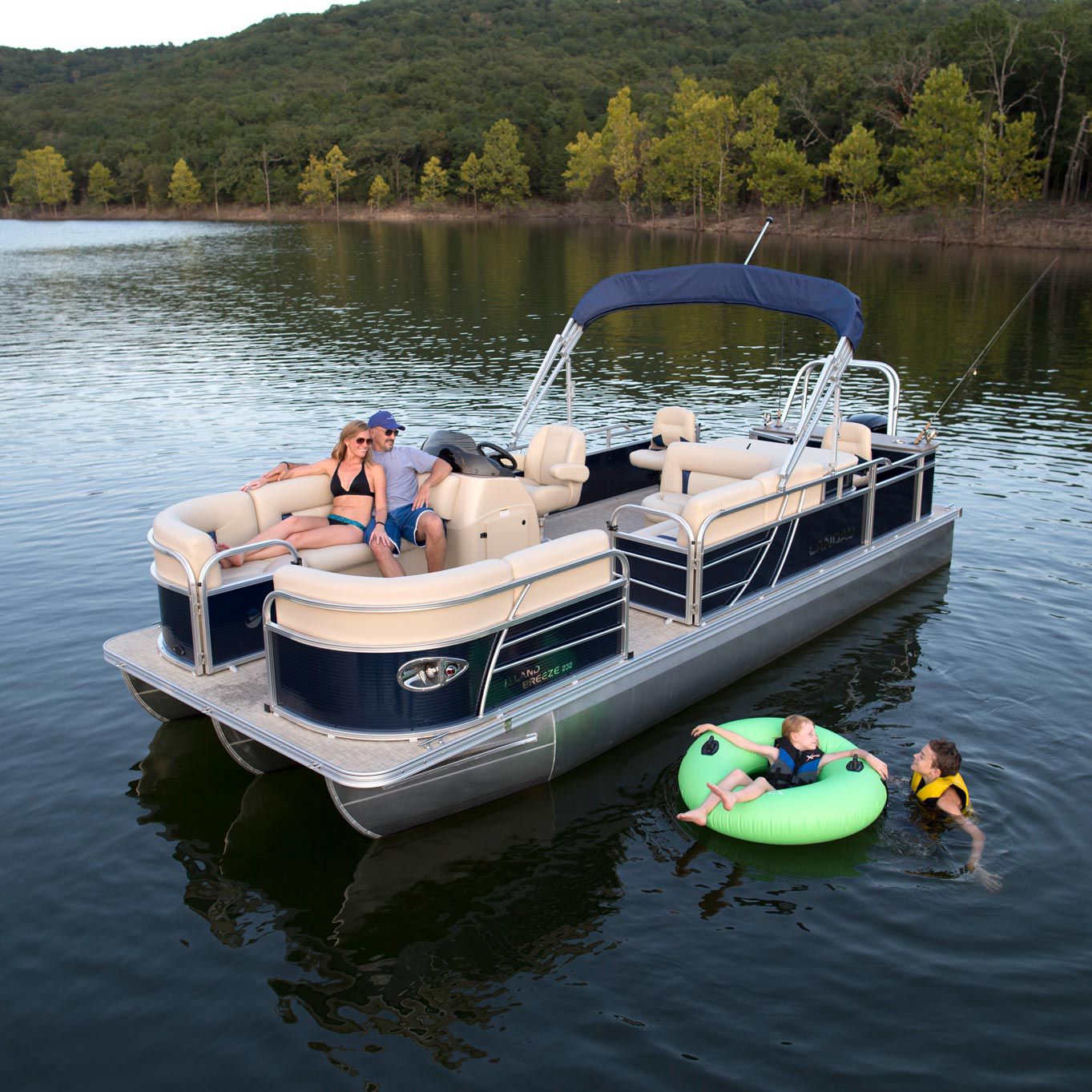 AußenborderPontonboot Island Breeze 232 Cruise Landau Boats tri