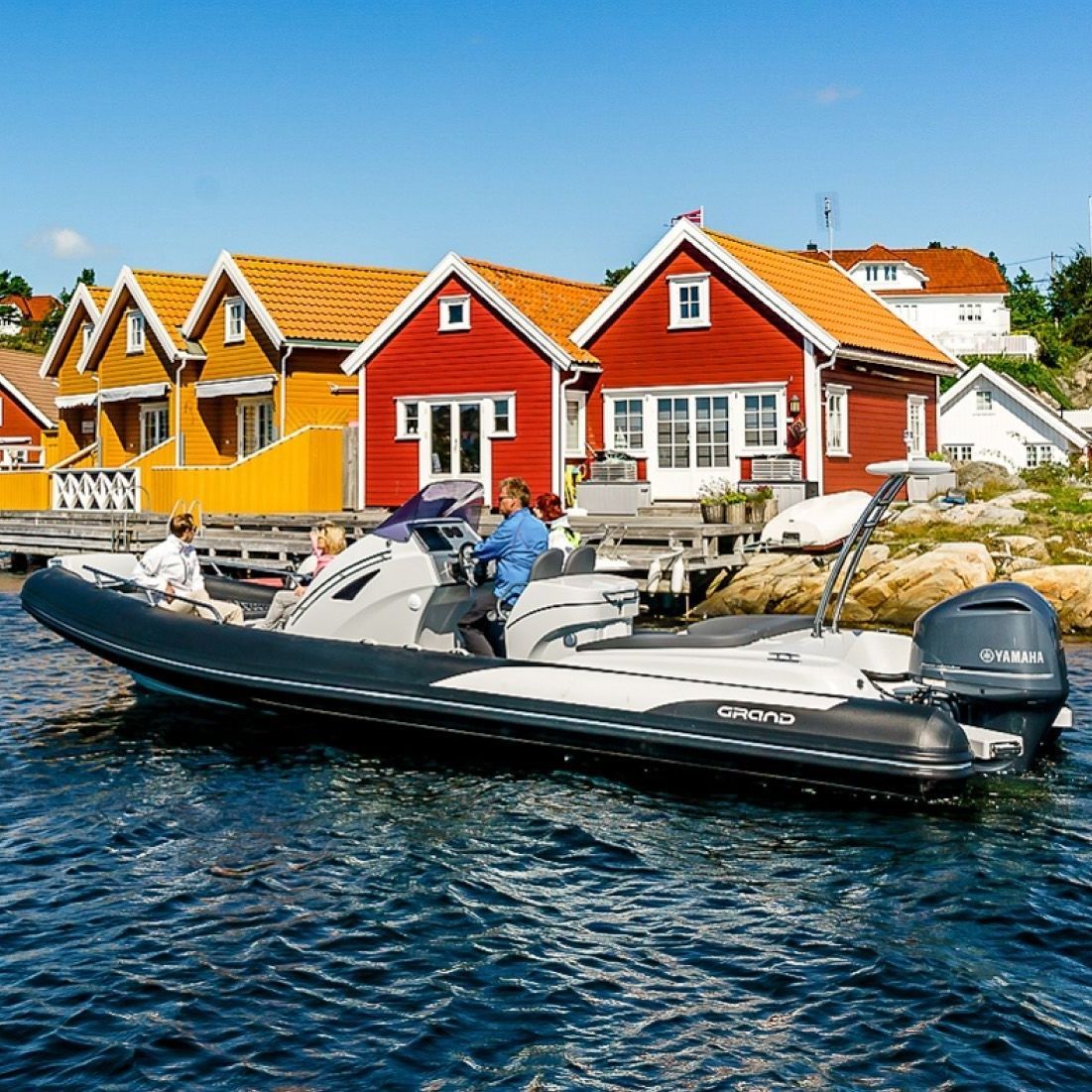 AußenborderSchlauchboot G850 GRAND Inflatable Boats halbstarr