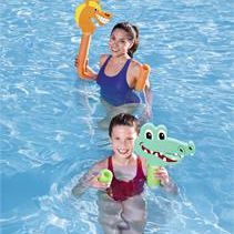 rohrförmiges Wasserspielgerät / schwimmend