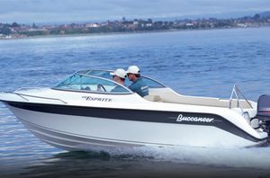Außenbord-Runabout / Doppelkonsole / Wasserski / max. 5 Personen