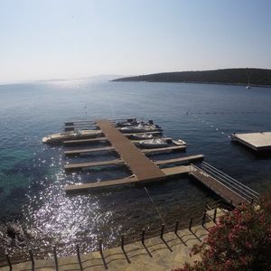 schwimmender Ponton