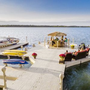 schwimmender Ponton