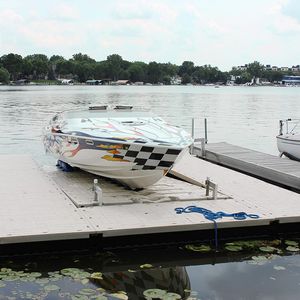 schwimmender Ponton