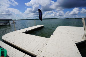 schwimmender Ponton