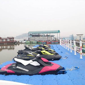 schwimmender Ponton