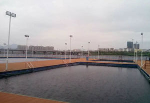 Schwimmbecken mit Auftrieb