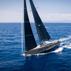 Segel-Yacht / Fahrten / Regatta / mit offenem Heck / 3 oder 4 Kabinen