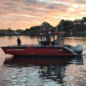 Arbeitsboot Berufsboot / Such- und Rettungsboot / Landing craft / Feuerloeschboot