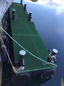 schwimmender Bootssteg