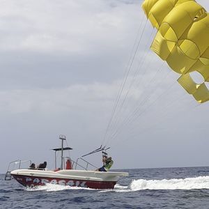 professionelles Parasailing-Boot Berufsschiff