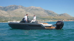 Diesel-Konsolenboot