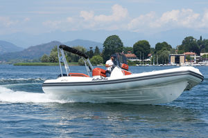 Außenborder-Schlauchboot 1