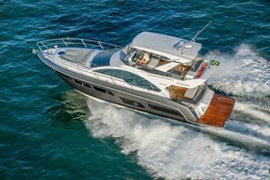 Motoryacht für Kreuzfahrten 1