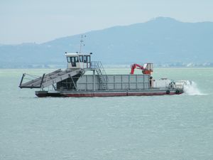 Umweltschutz-Spezialschiff 1
