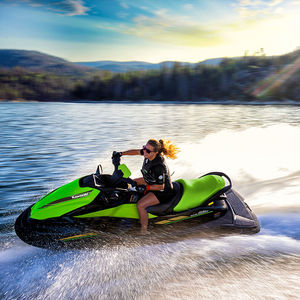 sitzender Jet-Ski