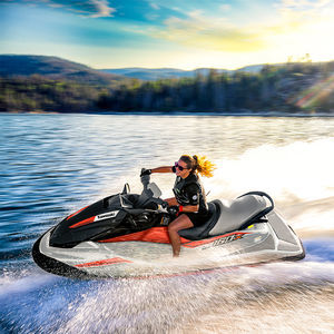 sitzender Jet-Ski