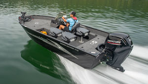 Bass-Boat / Außenborder