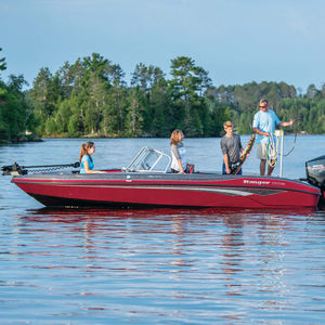 Bass-Boat / Außenborder