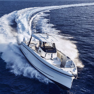 Außenborder-Konsolenboot 1